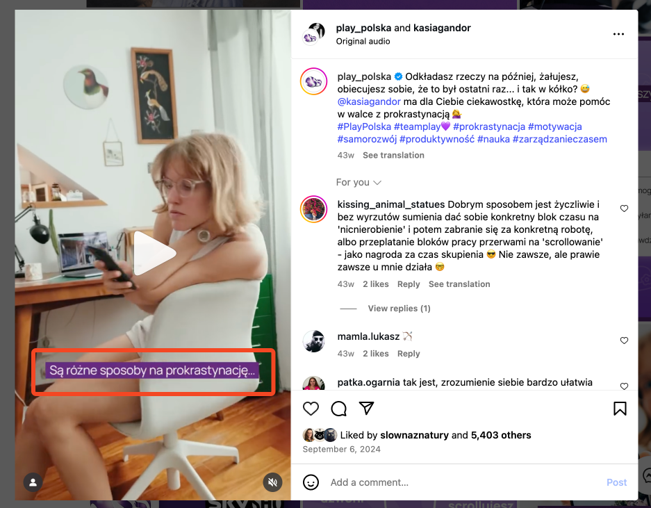 Napisy na filmie dodane poprawnie - jasny tekst na ciemnym tle